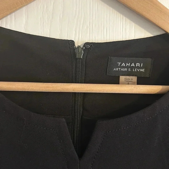 Stylish Tahari Arthur S Levine dress - Picture 2 of 4